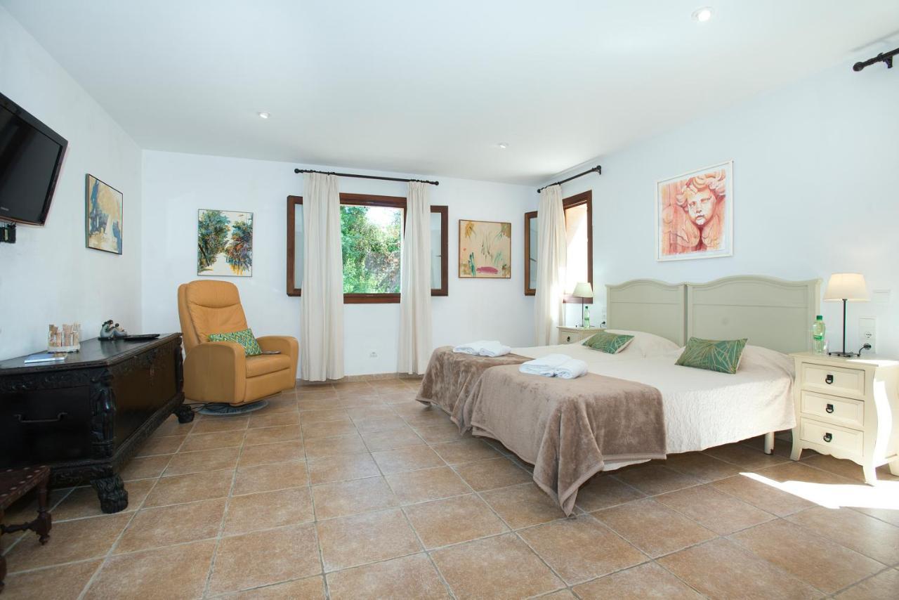 Owl Booking Villa Siquier - Luxury Retreat With Mountain Views โปเญนซา ภายนอก รูปภาพ